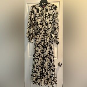 NWT Vince Camuto Black and White Floral Tie-Neck Maxi Dress